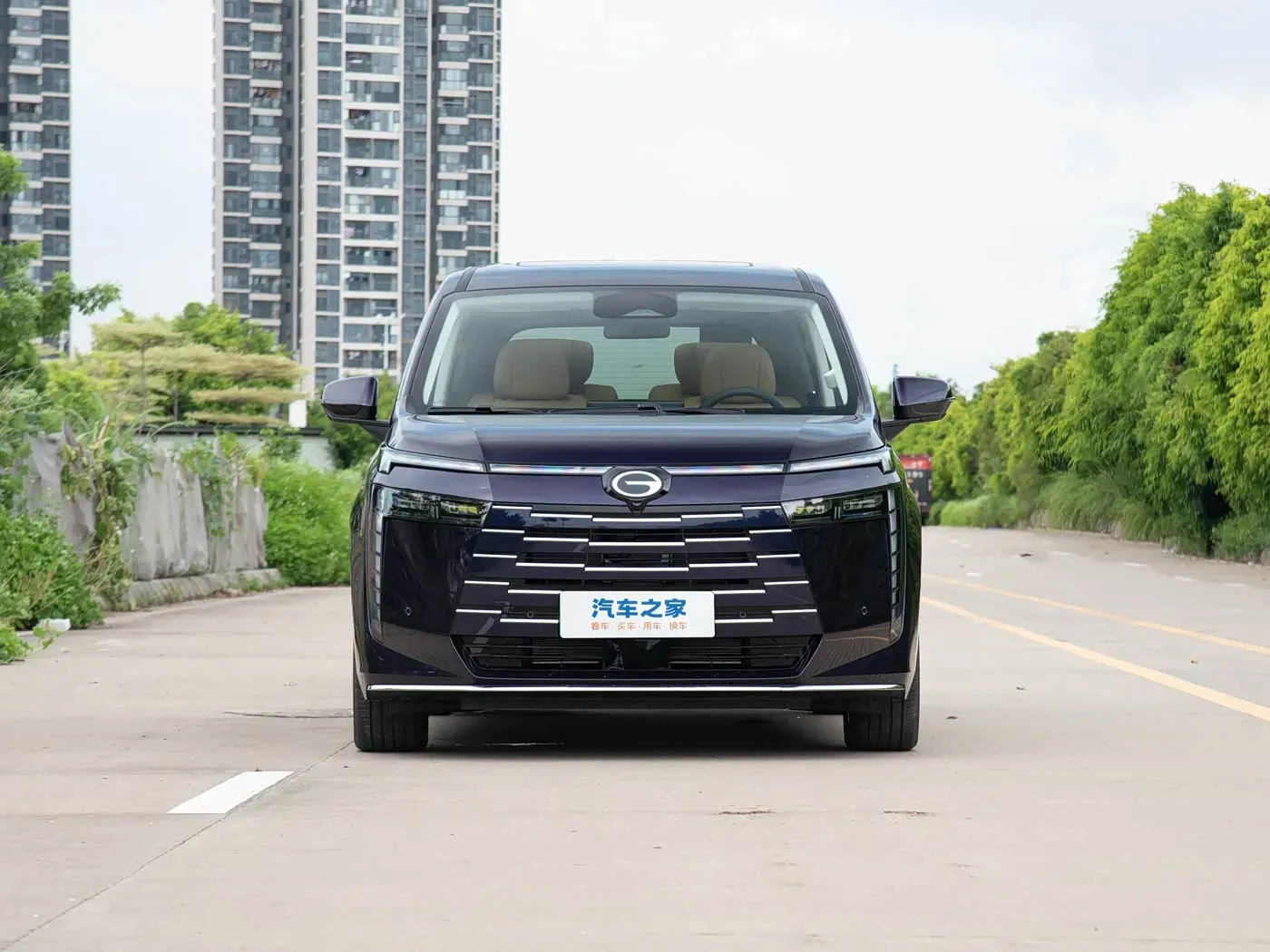 imgi_96_GAC-Trumpchi-E8-Large-Phev-MPV-Sedan-7-Seats-New-Energy-Vehicle GAC Trumpchi E8 Phev 7 Seats New Energy Vehicle MPV– Wholesale Price From China | Chinese Car Direct Price Canada - Image 1